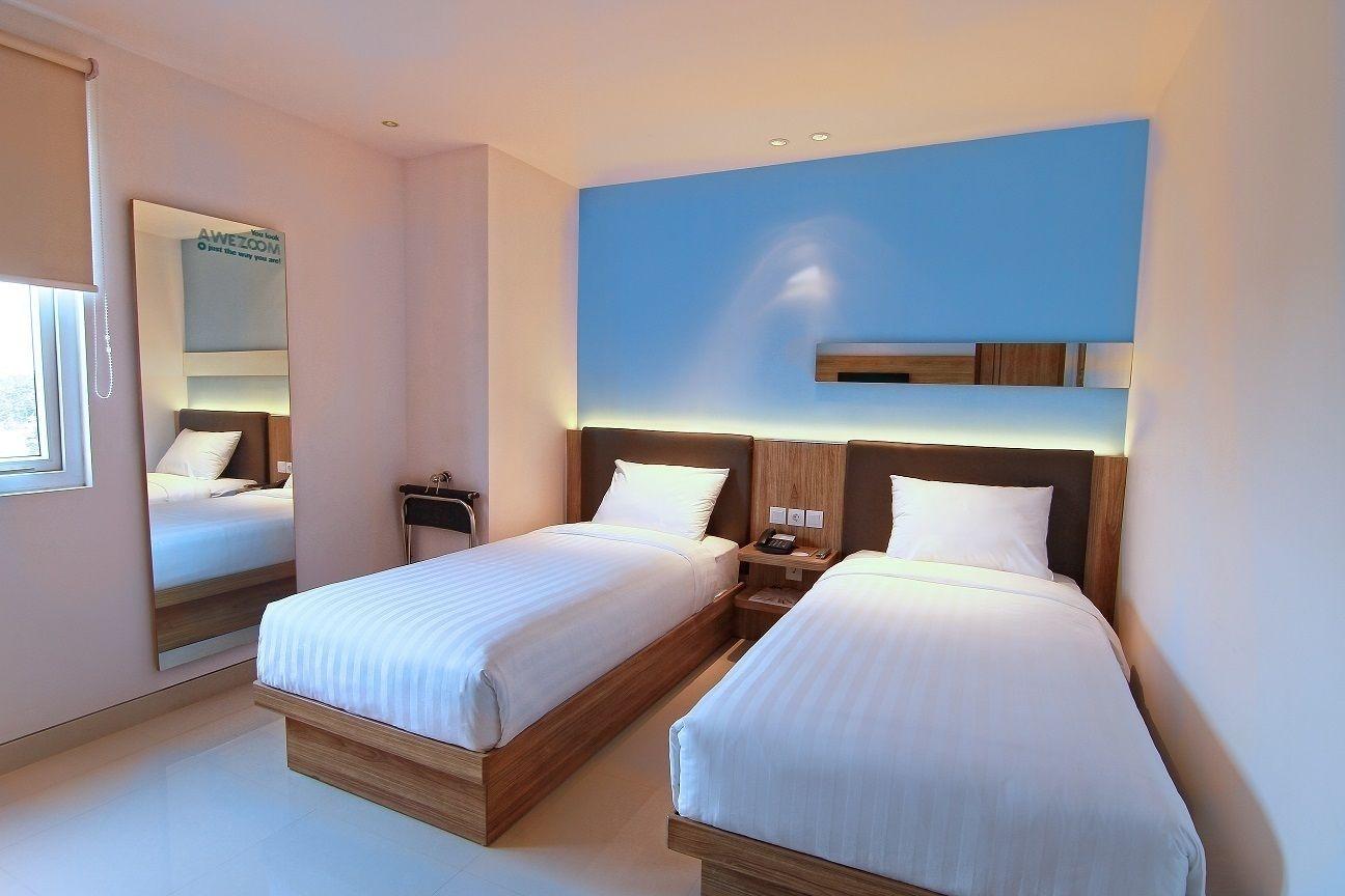 Zoom Smart Hotel Jemursari Surabaya Exteriör bild