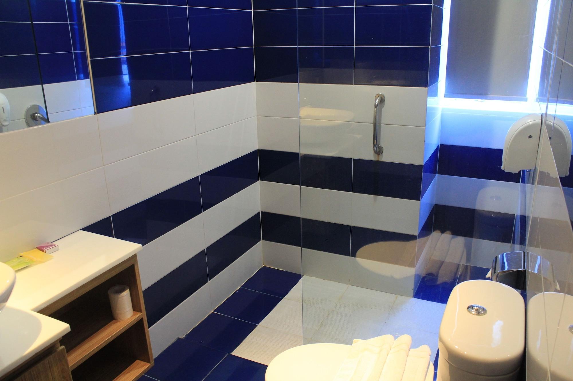 Zoom Smart Hotel Jemursari Surabaya Exteriör bild