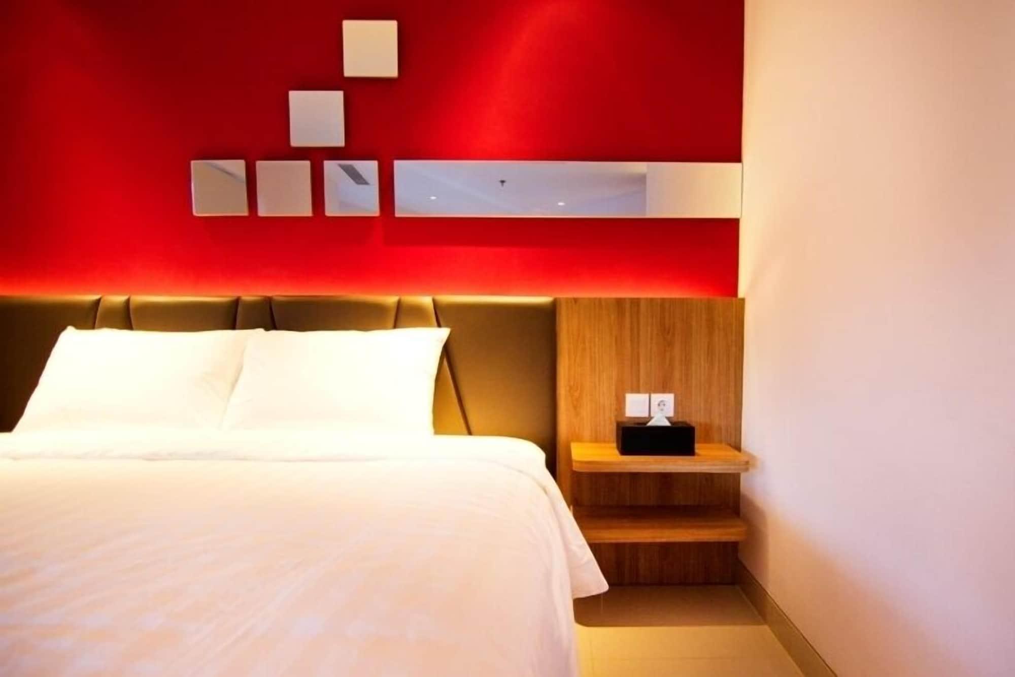 Zoom Smart Hotel Jemursari Surabaya Exteriör bild