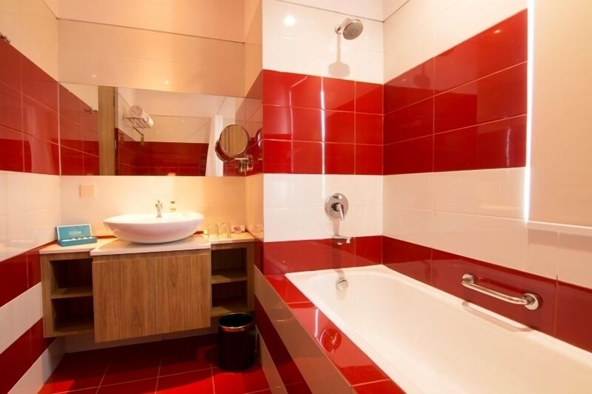 Zoom Smart Hotel Jemursari Surabaya Exteriör bild