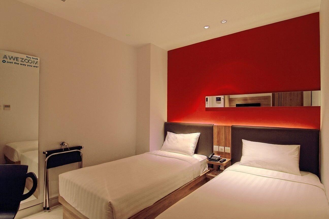 Zoom Smart Hotel Jemursari Surabaya Exteriör bild