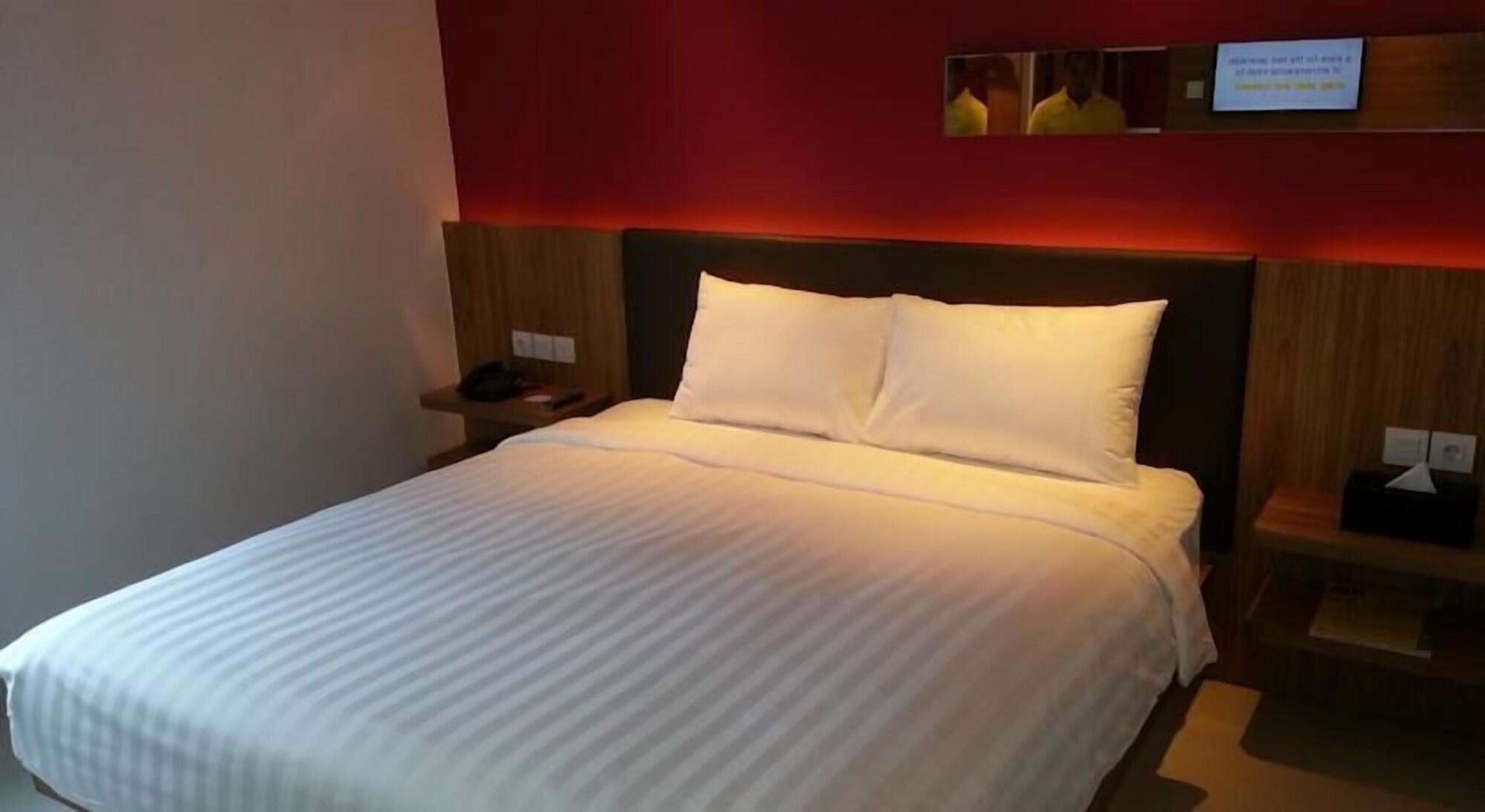 Zoom Smart Hotel Jemursari Surabaya Exteriör bild