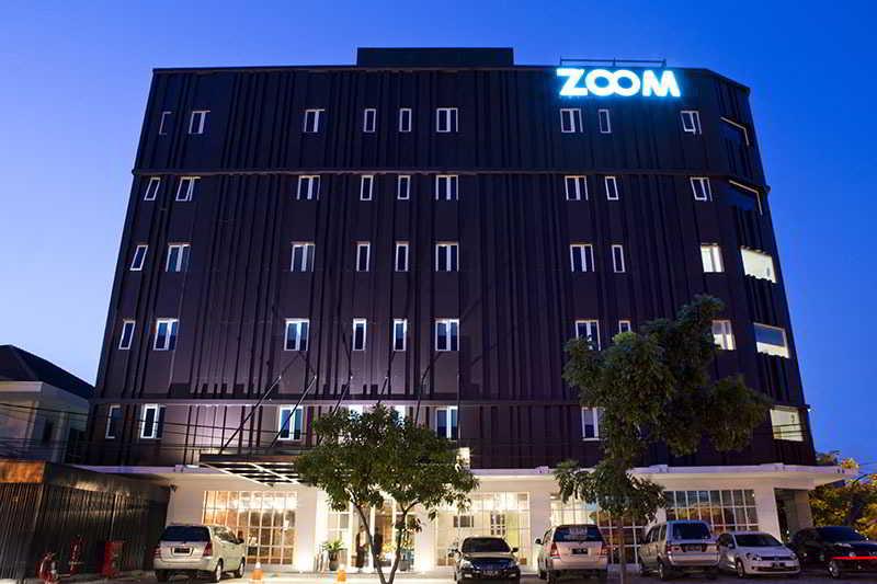 Zoom Smart Hotel Jemursari Surabaya Exteriör bild