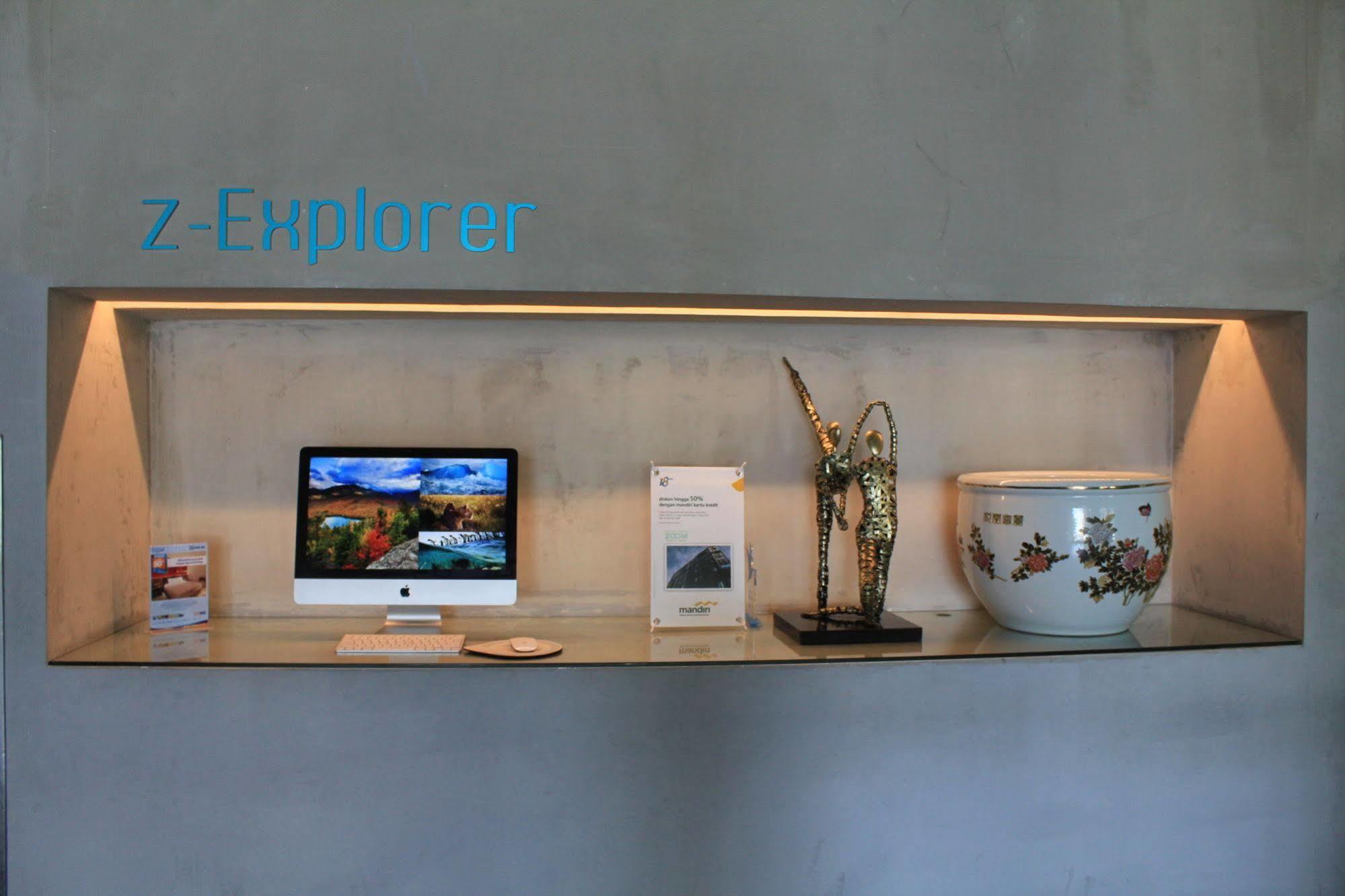 Zoom Smart Hotel Jemursari Surabaya Exteriör bild