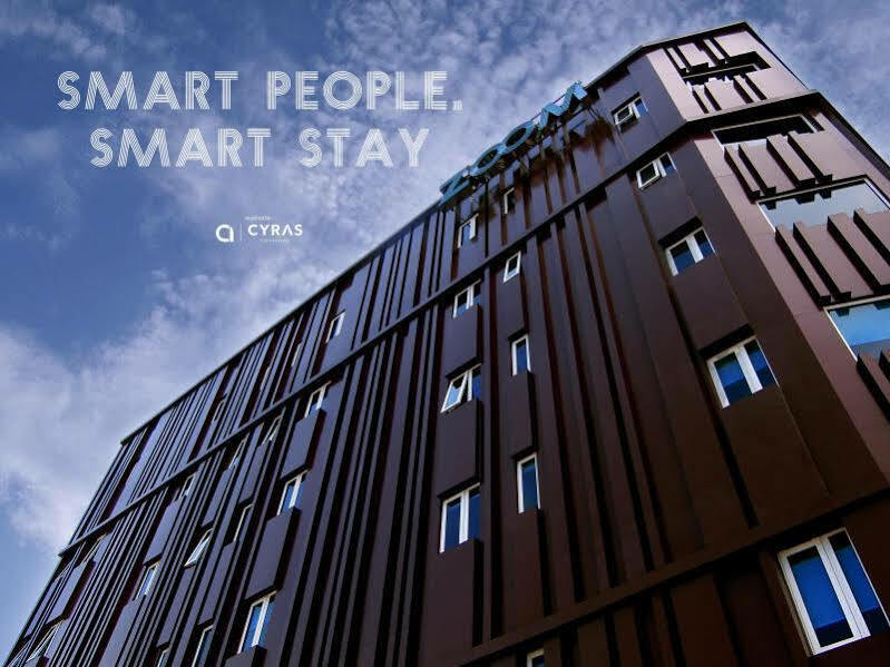Zoom Smart Hotel Jemursari Surabaya Exteriör bild